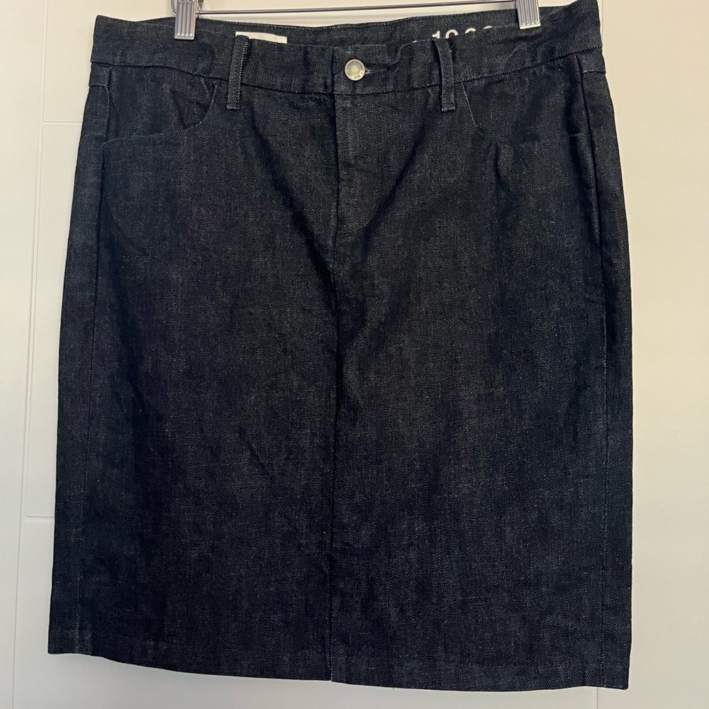 Women’s Gap Classic Black Denim Skirt
